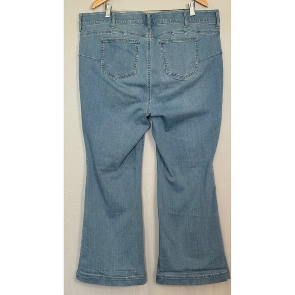 Torrid Bombshell Flare Jeans Size 24S Light Wash Premium Stretch Denim - Picture 3 of 3